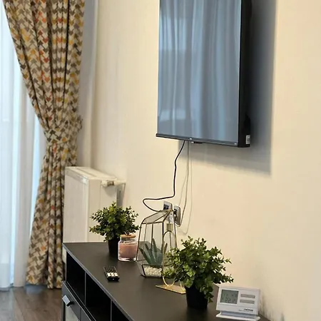 Luxury Apartments Near Coresi Mall By Glam Braşov Exterior photo