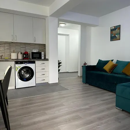 Luxury Apartments Near Coresi Mall By Glam Braşov Exterior photo
