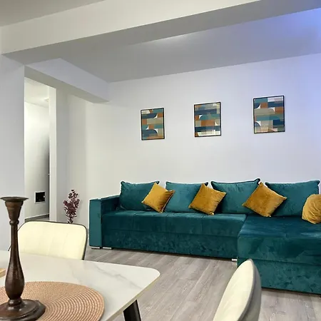 Luxury Apartments Near Coresi Mall By Glam Braşov Exterior photo