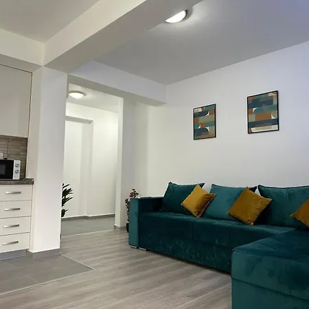 Luxury Apartments Near Coresi Mall By Glam Braşov Exterior photo