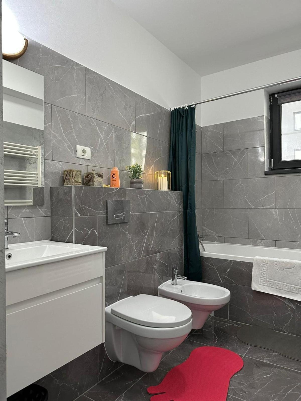Luxury Near Coresi Mall By Glam Apartment Brasov