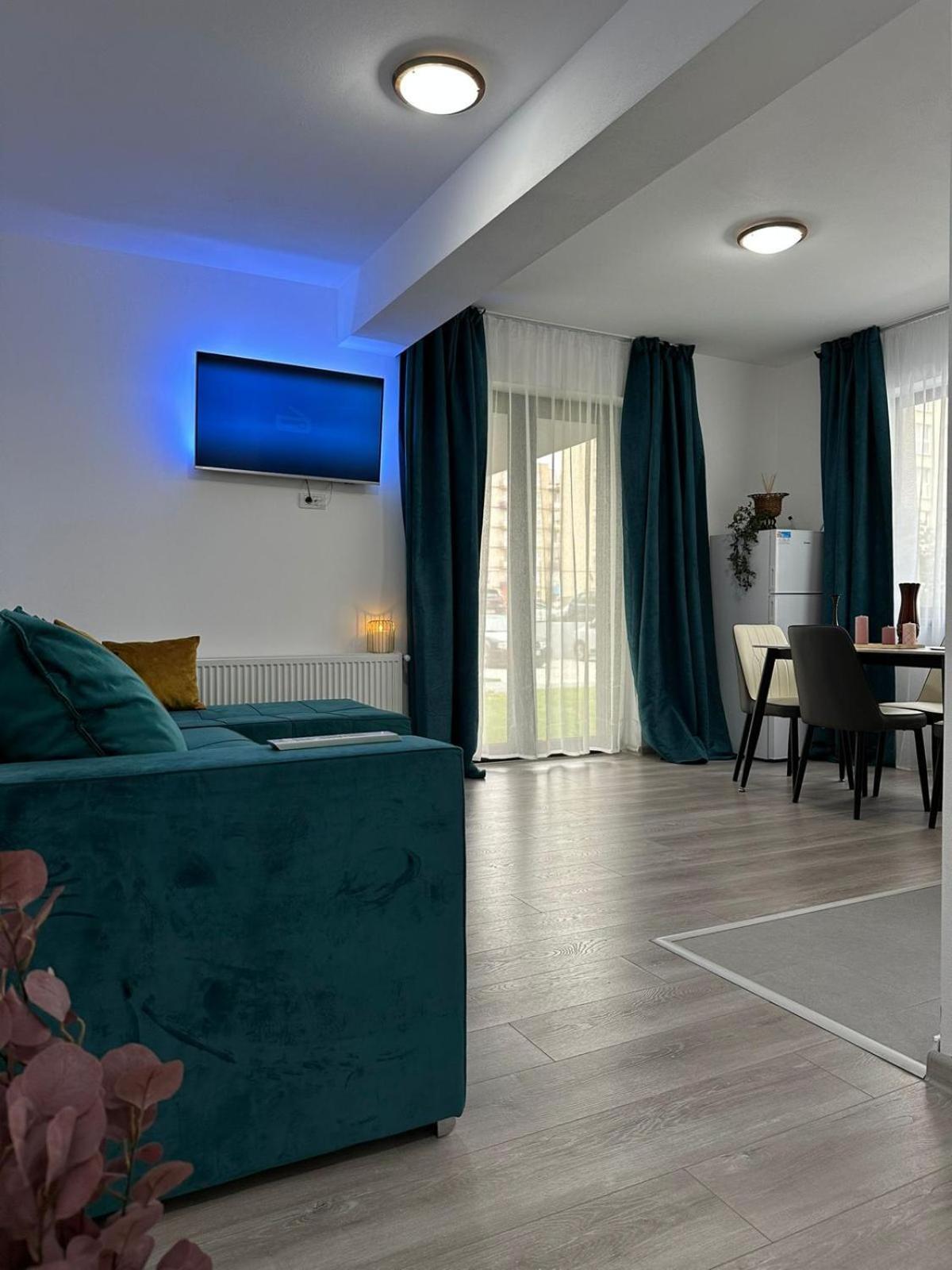 Luxury Near Coresi Mall By Glam Apartment