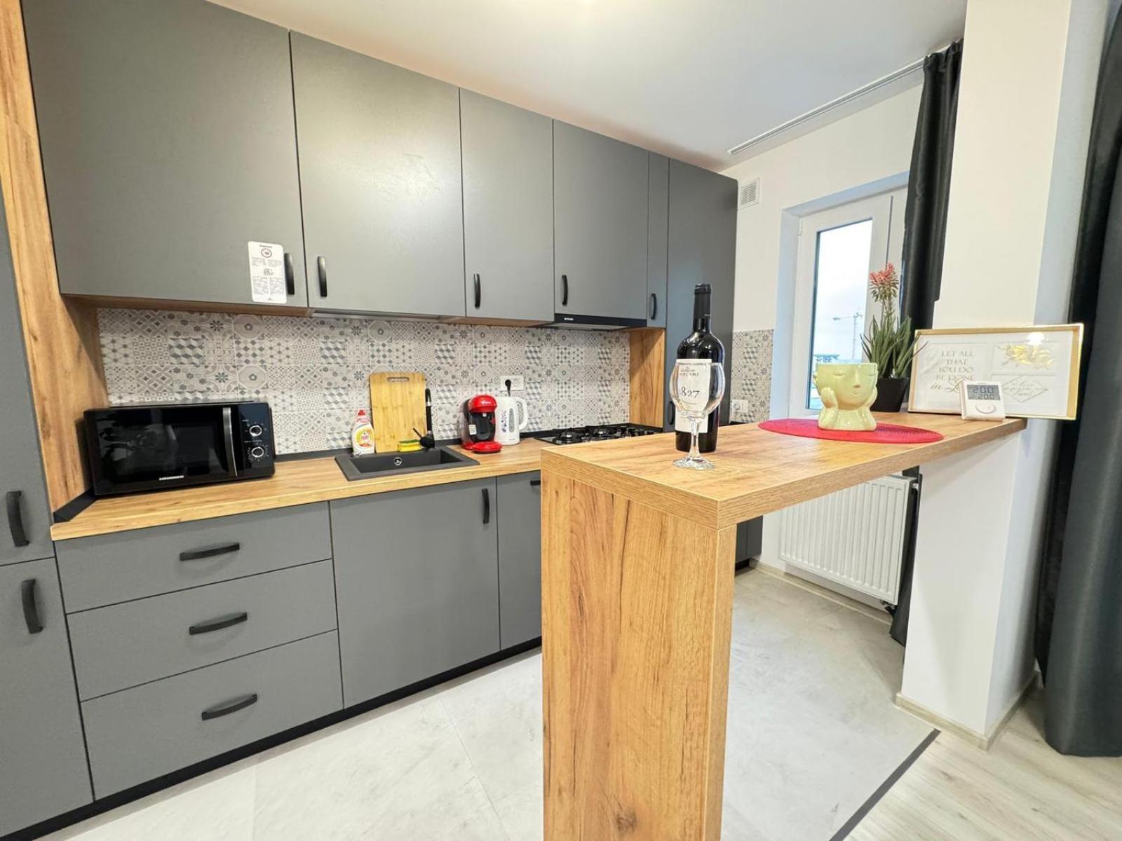Apartment Luxury Near Coresi Mall By Glam