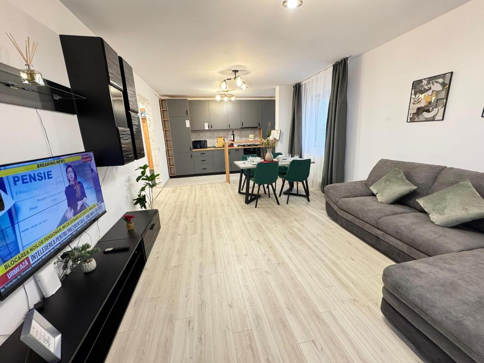Luxury Near Coresi Mall By Glam * Braşov