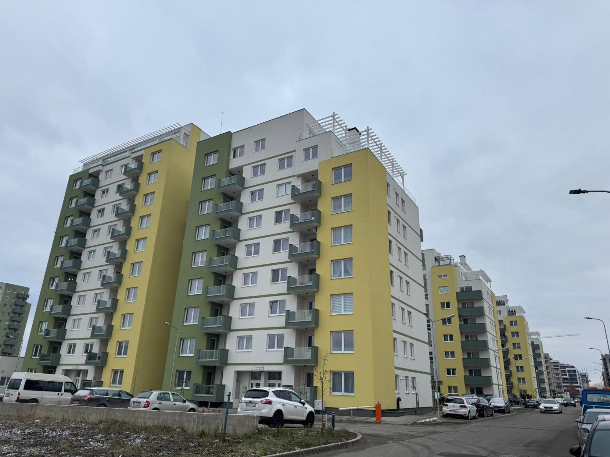Luxury Near Coresi Mall By Glam Apartment *