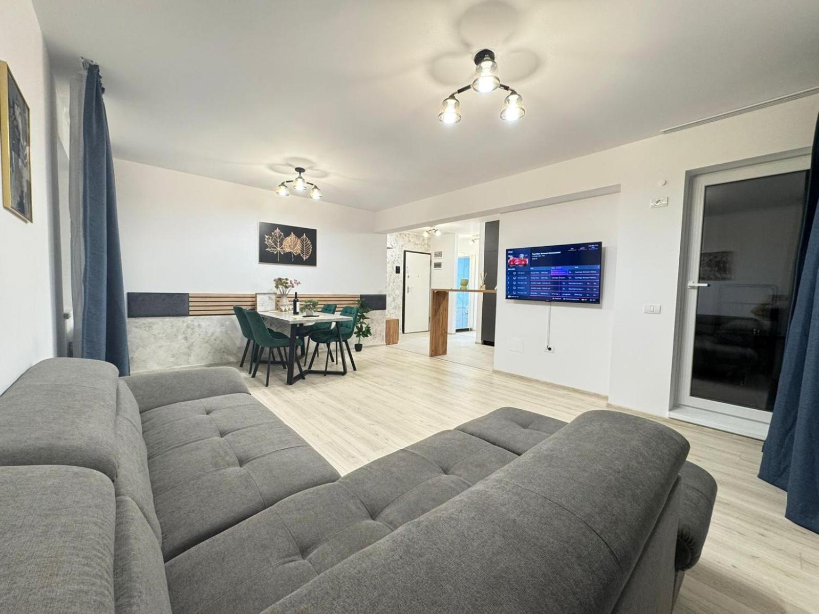 Luxury Near Coresi Mall By Glam Apartment Brasov