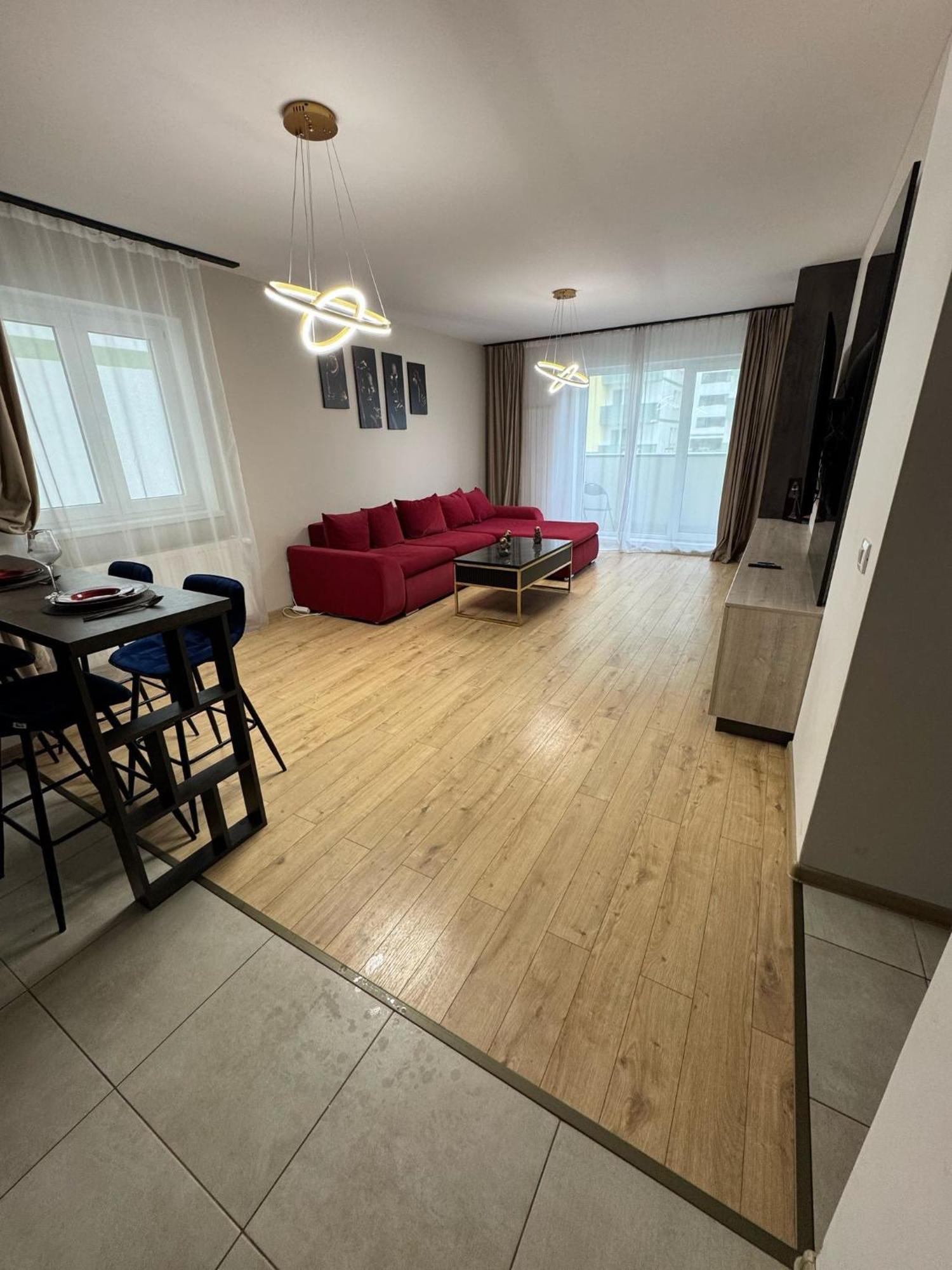 Luxury Near Coresi Mall By Glam 公寓 *